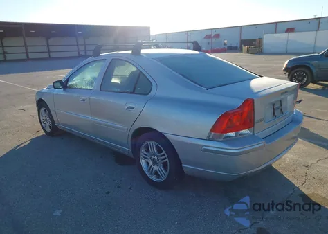 2006 Volvo S60 2.5T z USA, uszkodzony, nr VIN YV1RS592862541002
